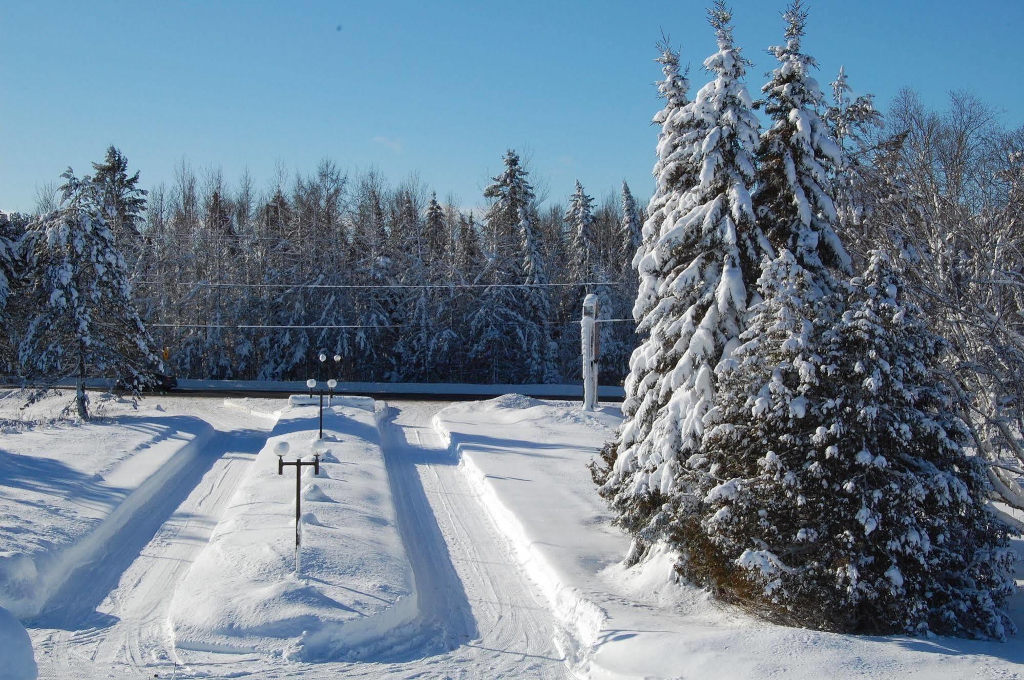 Auberge Godard Nominingue Luaran gambar